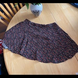 3/$30🌼 Floral Mini Skirt - Size Medium